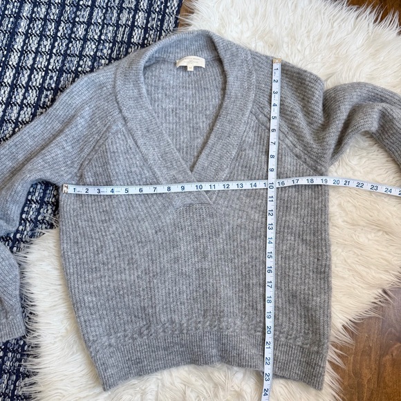 Sezane Cody Jumper v-neck grey knit baby alpaca blend sweater - Picture 8 of 9